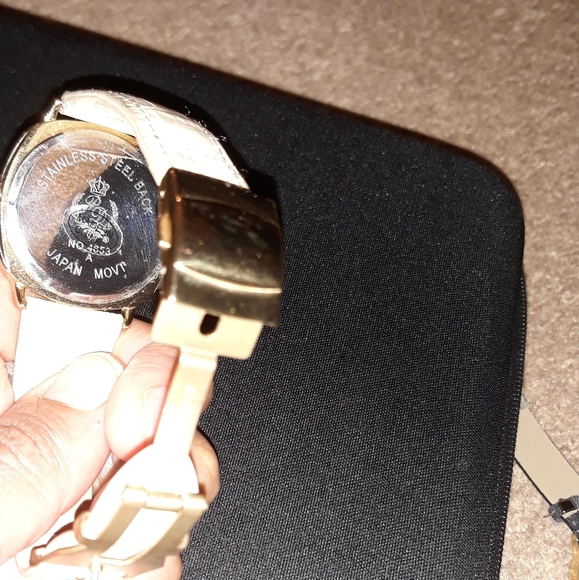 WATCHES..TIMEPIECE COLLECTORS..9 Watches total..ASSORTED BRANDS/ STYLES.. - Picture 5 of 16